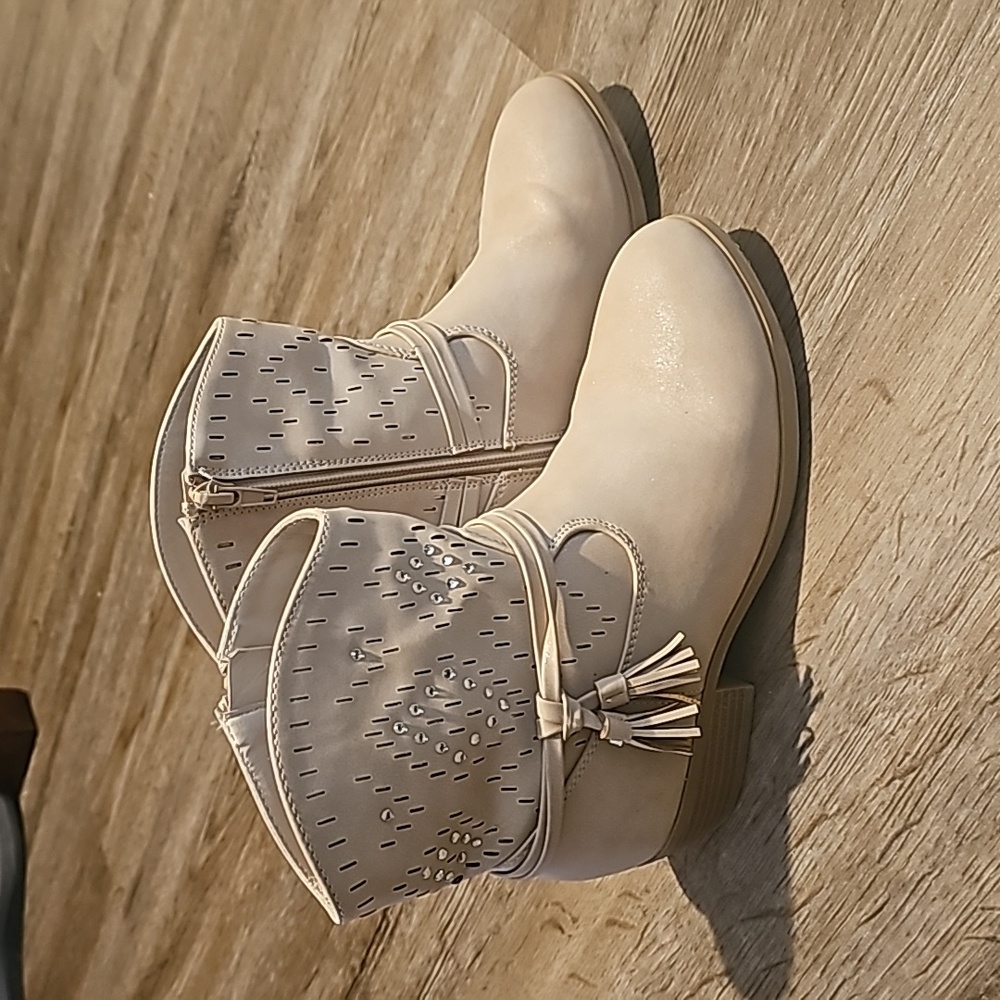 Jessica Simpson boots